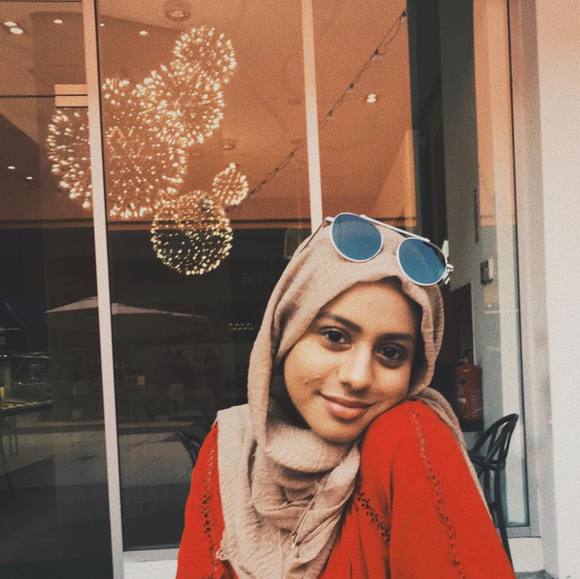 Meet your Posher, Aeda - Picture 1 of 1